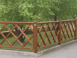 Recinzioni e muri di contenimento: occorre permesso di costruire? Recinzioni giardini privati