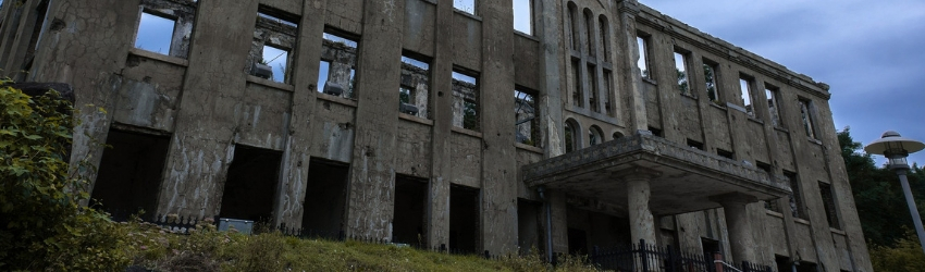 Opere incompiute: edificio diroccato e abbandonato