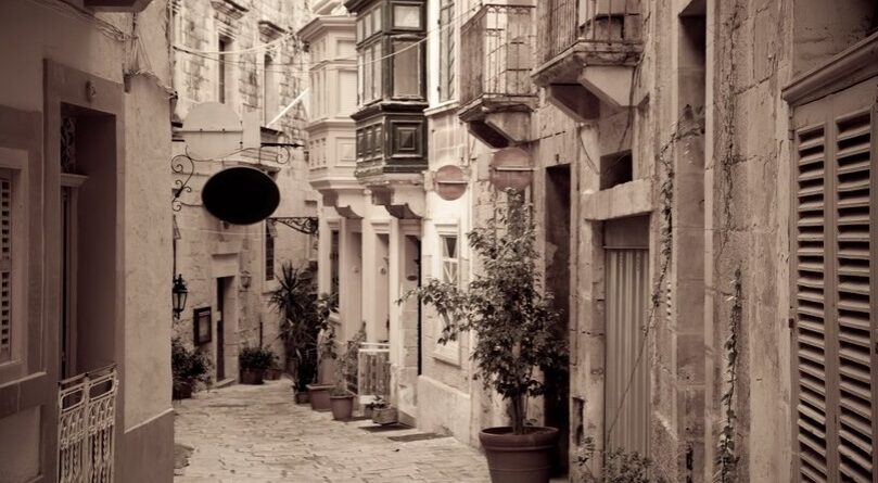 Sotto il cielo di laterizio: giornate e notti in una metropoli antica.