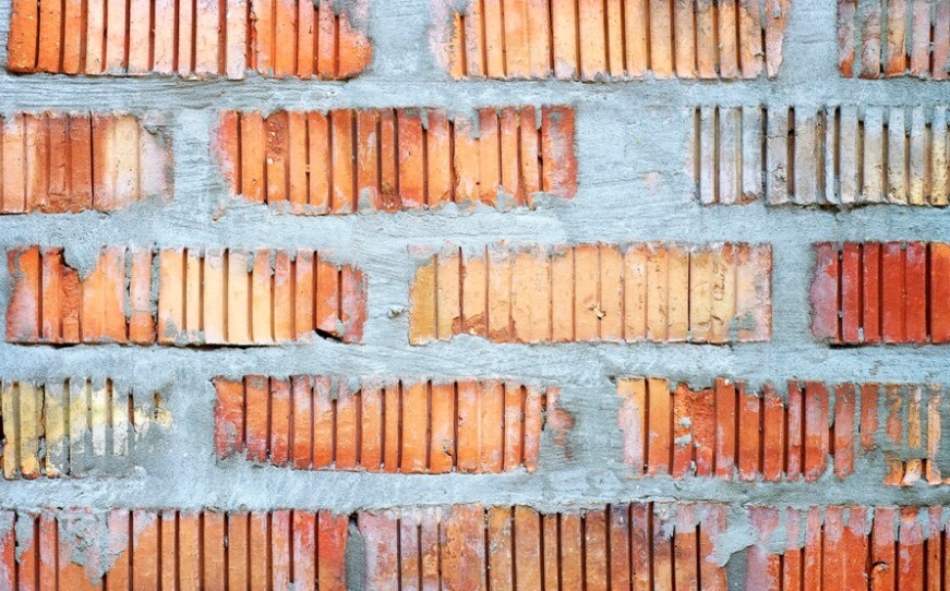 Effetti dell'umidità sulla durata e resistenza dei laterizi