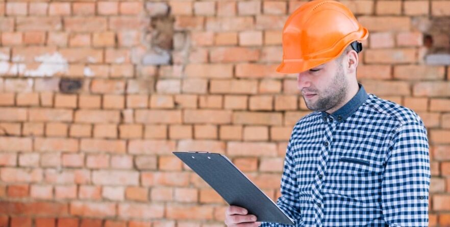 Studio comparativo sulle proprietà termiche dei mattoni tradizionali e moderni.